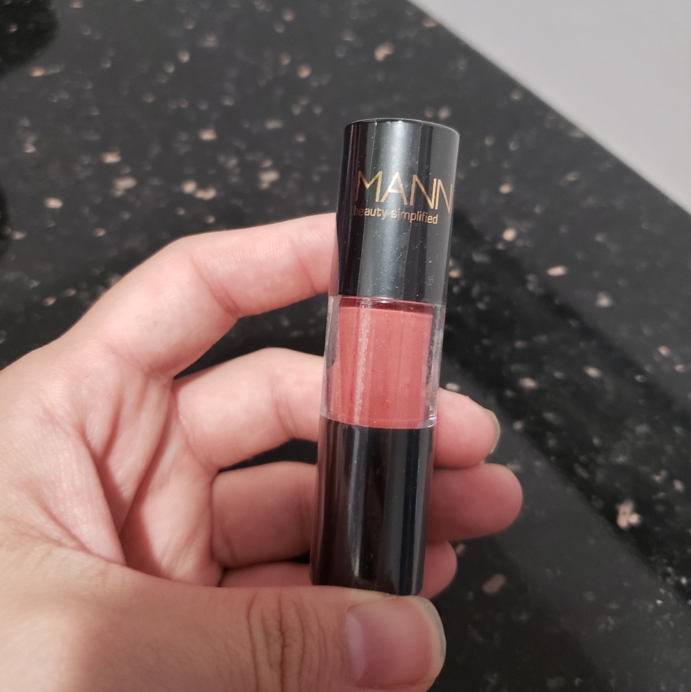 Manna Kadar Beauty Lip wip